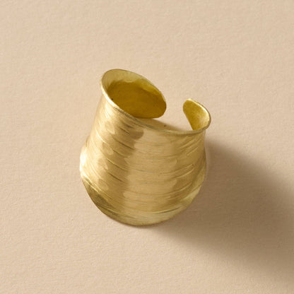 Ring-Diva Hammered Brass Cuff