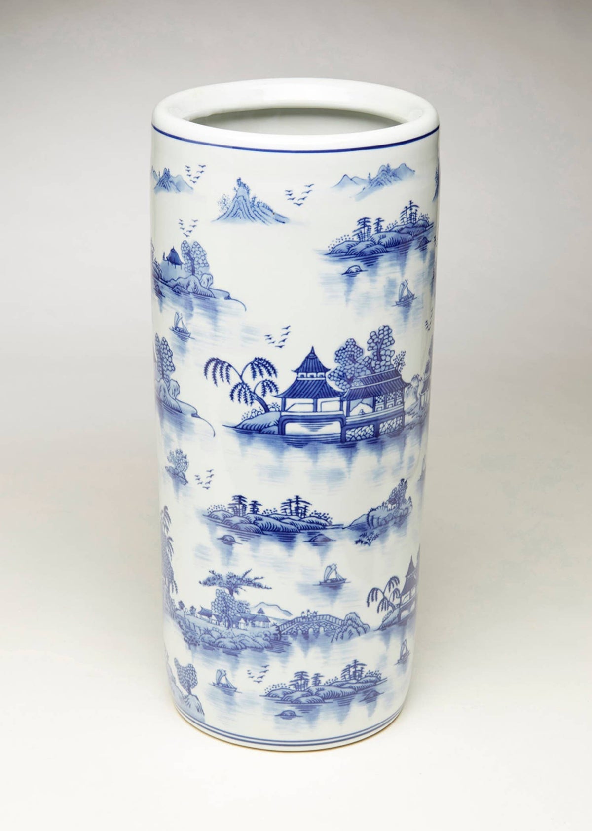 Blue Willow Design Umbrella Stand