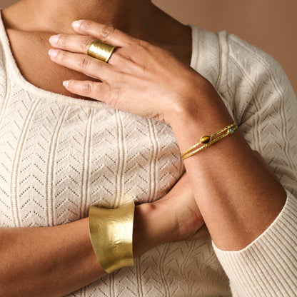 Ring-Diva Hammered Brass Cuff