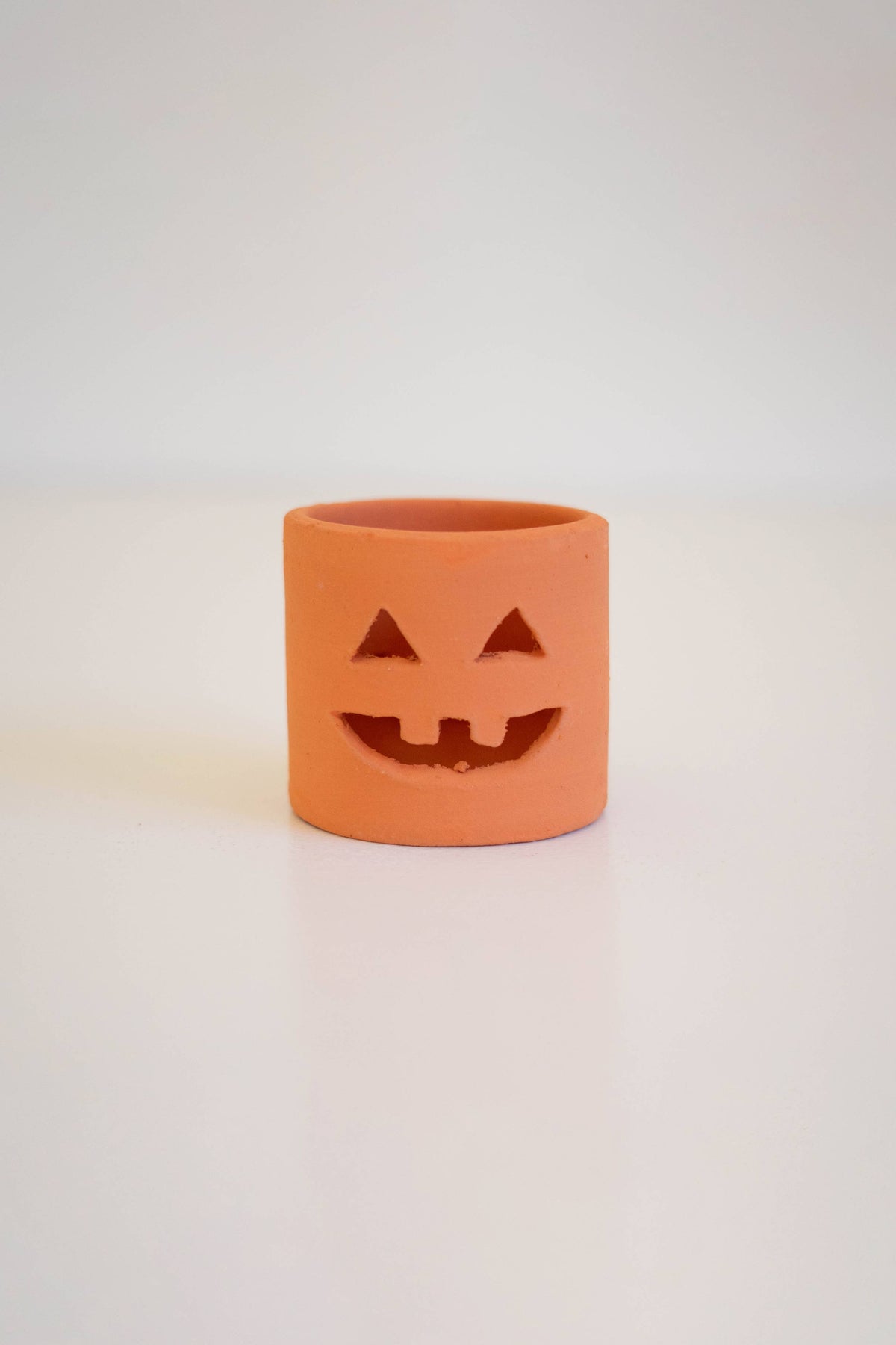 TERRACOTTA JACK-O-LANTERN - short